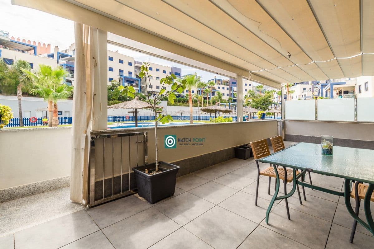 2 soverom Leilighet til leie i Almunecar med svømmebasseng garasje - € 950 (Ref: 9148112)