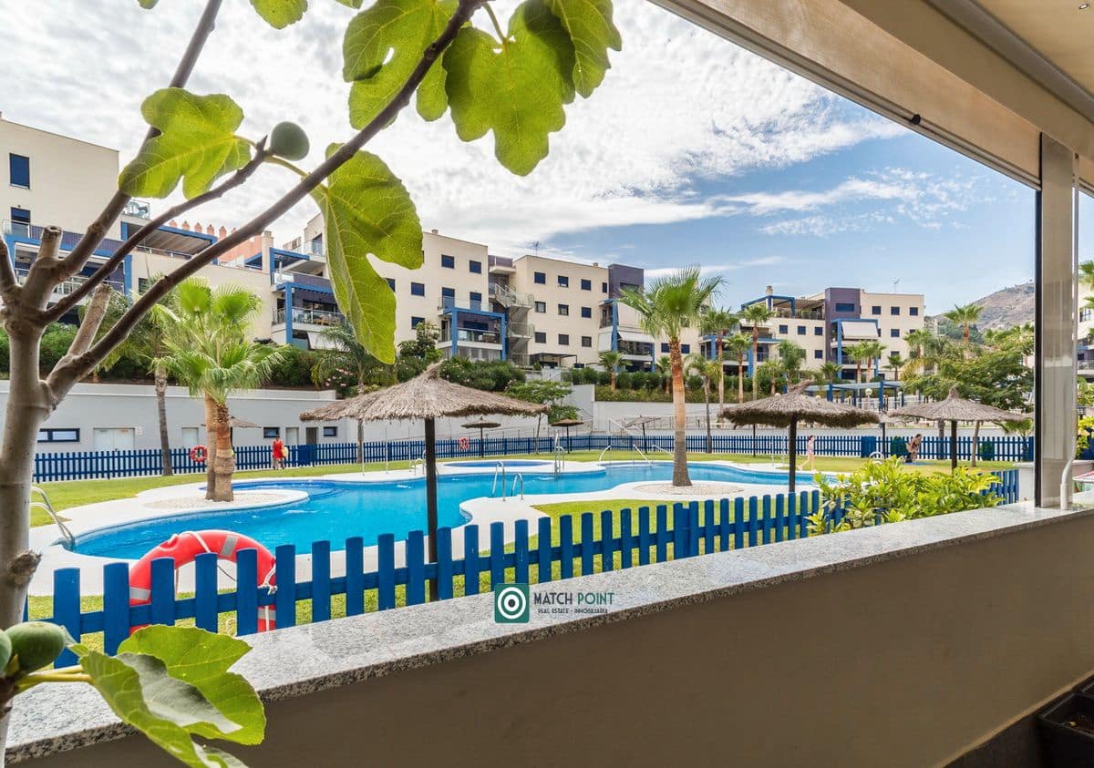 2 soverom Leilighet til leie i Almunecar med svømmebasseng garasje - € 950 (Ref: 9148112)