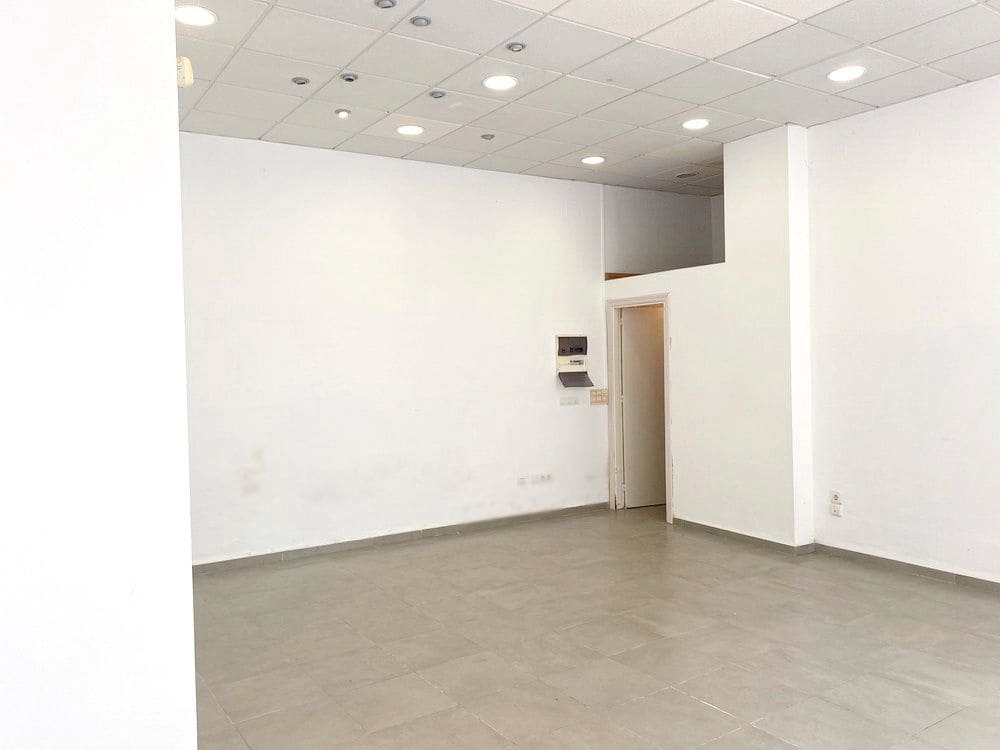 Erhverv til leje i Almunecar - € 400 (Ref: 9255803)