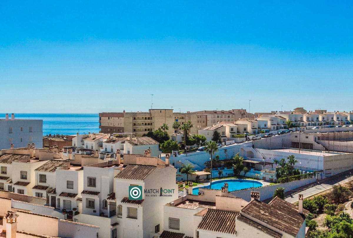 3 quarto Casa em Banda para arrendar em Almunecar - 1 200 € (Ref: 9258013)