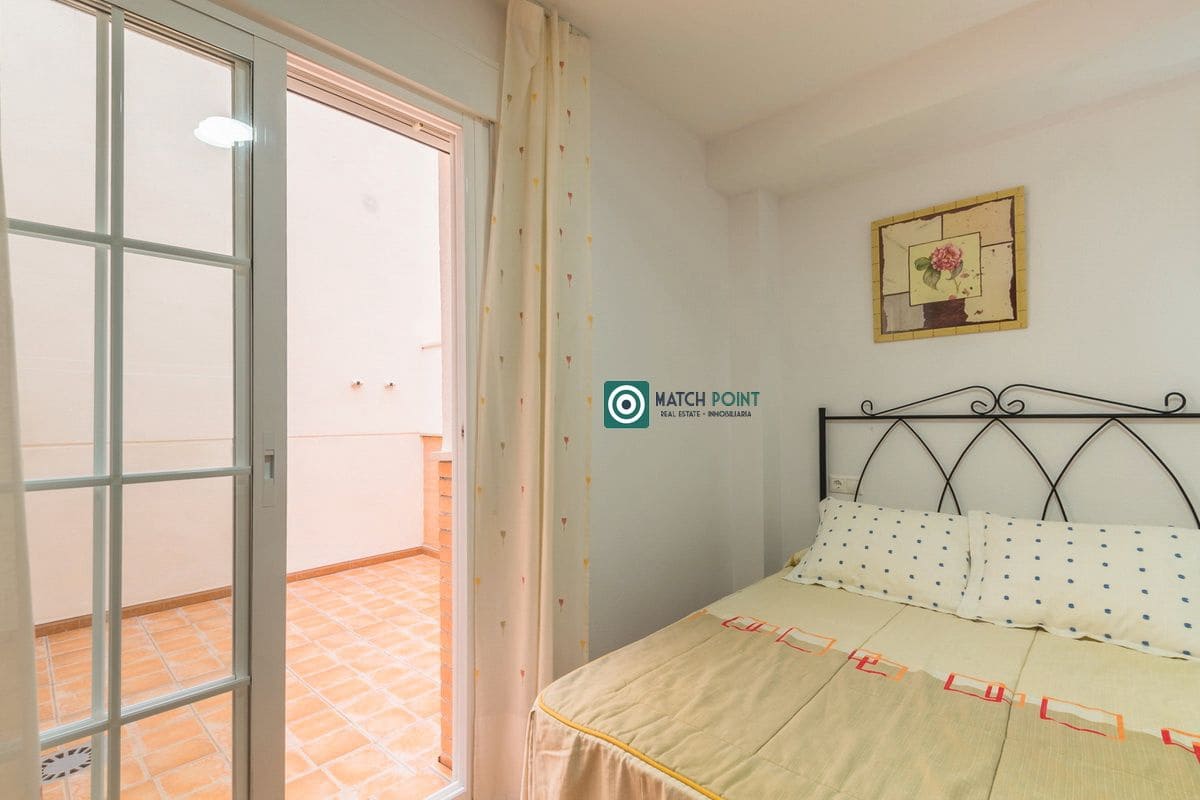 2 bedroom Apartment for rent in Almunecar with pool garage - € 850 (Ref: 9258120)