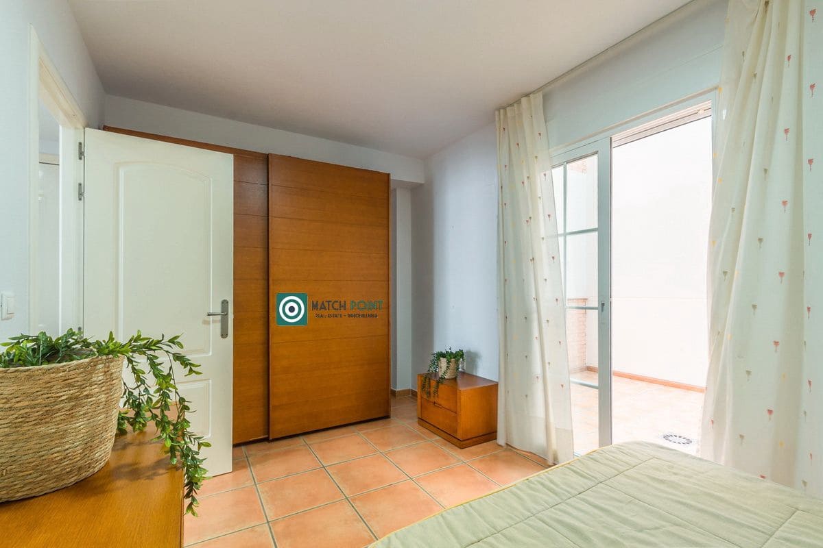 2 bedroom Apartment for rent in Almunecar with pool garage - € 850 (Ref: 9258120)