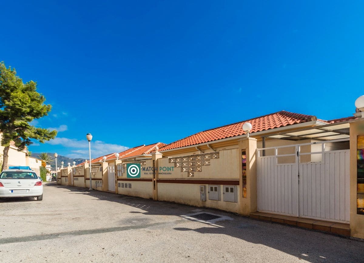 2 bedroom Apartment for rent in Almunecar with pool garage - € 850 (Ref: 9258120)