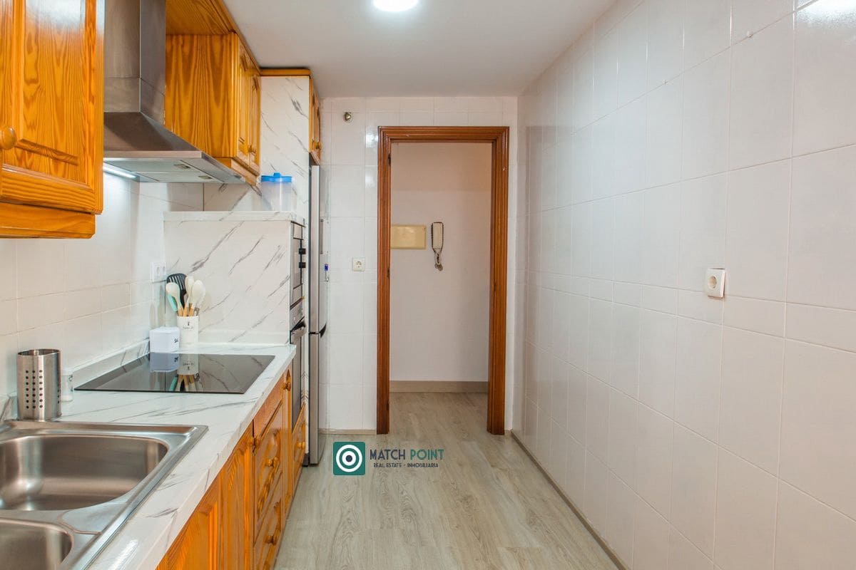 Piso de 2 habitaciones en Almuñécar en alquiler - 800 € (Ref: 9298813)