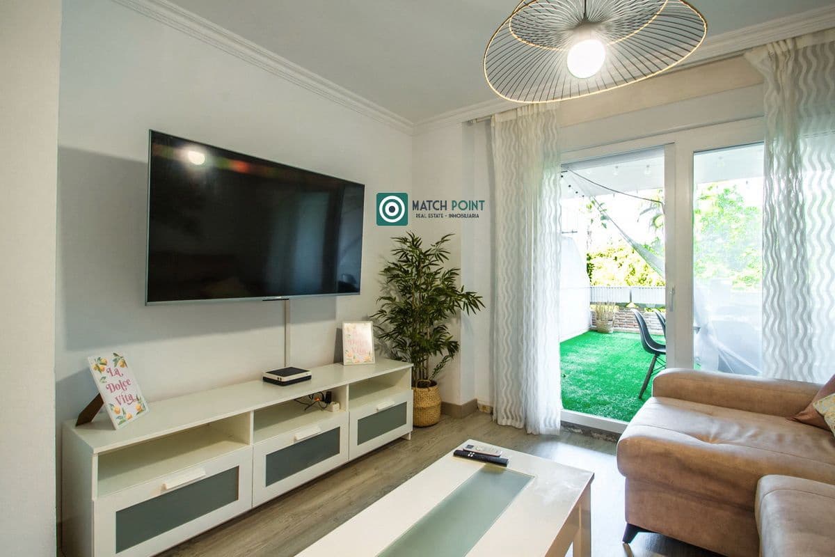 Piso de 2 habitaciones en Almuñécar en alquiler - 800 € (Ref: 9298813)