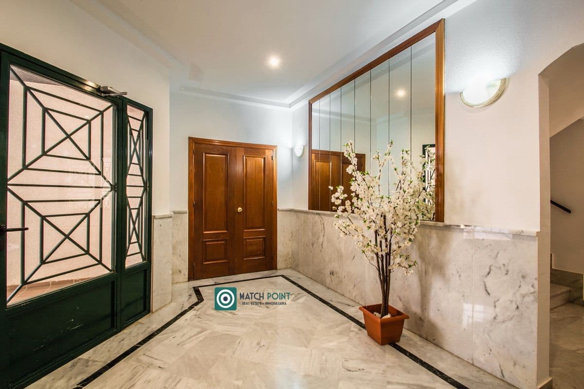 Piso de 2 habitaciones en Almuñécar en alquiler - 800 € (Ref: 9298813)