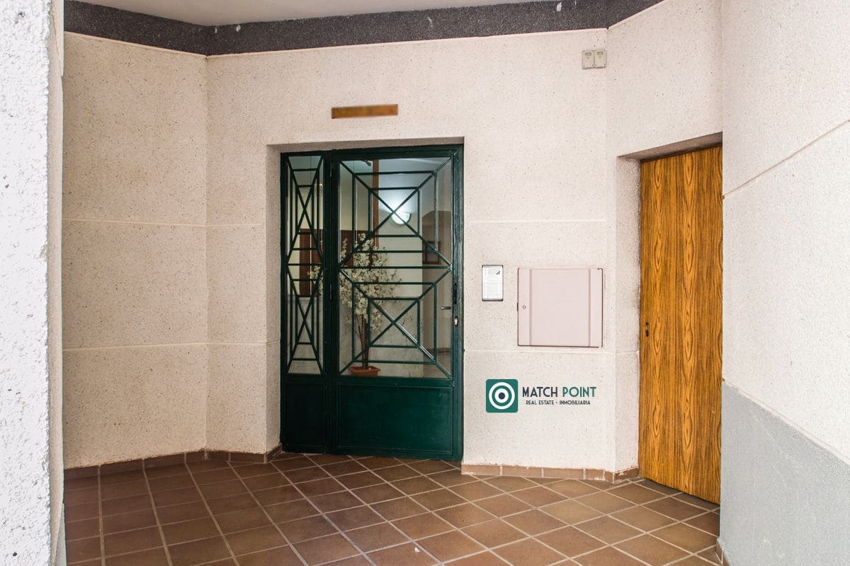 Piso de 2 habitaciones en Almuñécar en alquiler - 800 € (Ref: 9298813)