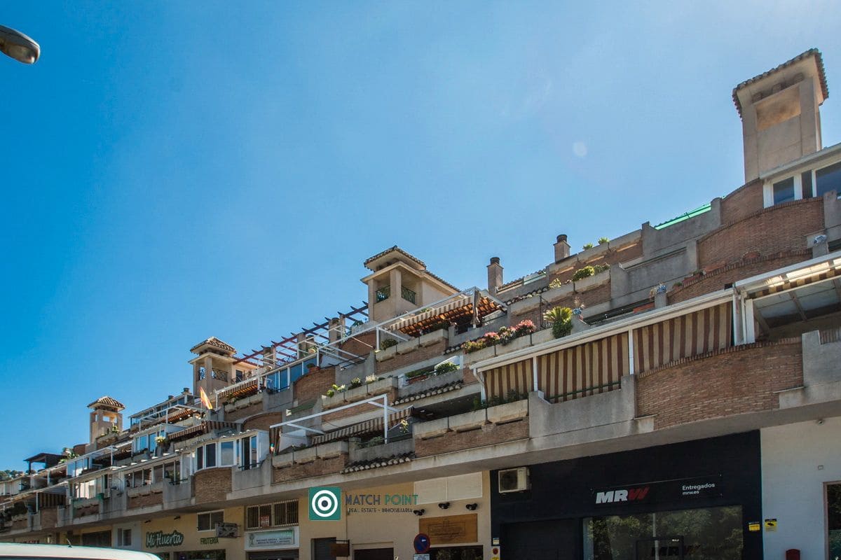 Piso de 2 habitaciones en Almuñécar en alquiler - 800 € (Ref: 9298813)