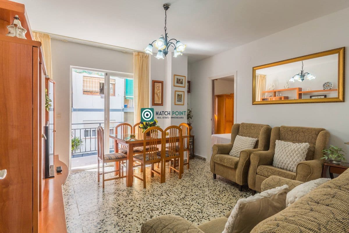 3 soveværelse Lejlighed til leje i Almunecar - € 650 (Ref: 9357635)