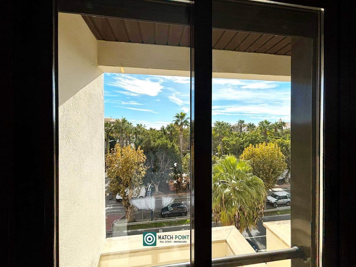 4 soverom Leilighet til leie i Almunecar - € 800 (Ref: 9376394)