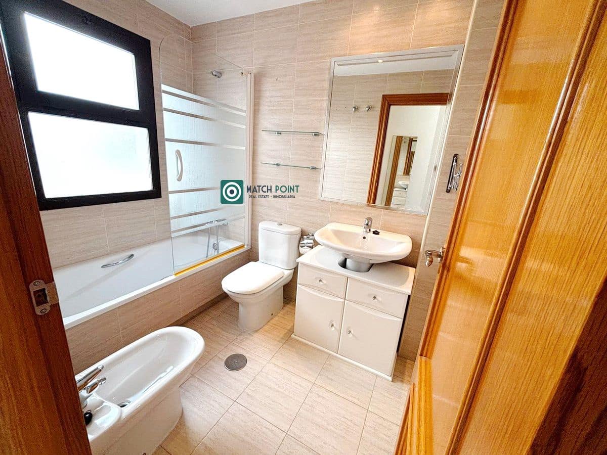 4 soverom Leilighet til leie i Almunecar - € 800 (Ref: 9376394)