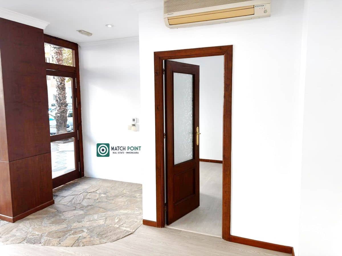 Kommersiell till salu i Almunecar - 108 000 € (Ref: 9398771)