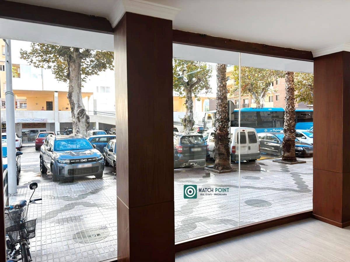 Kommersiell till salu i Almunecar - 108 000 € (Ref: 9398771)