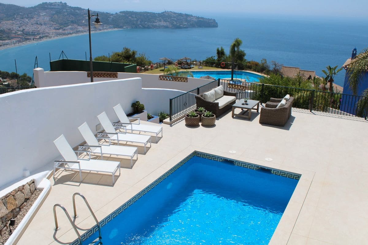 6 soverom Kjedet enebolig til salgs i Almunecar - € 1 090 000 (Ref: 9449287)