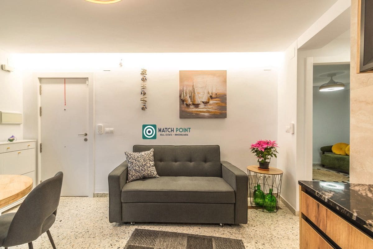 Appartement de 2 chambres à louer à Almunecar - 900 € (Ref: 9462805)