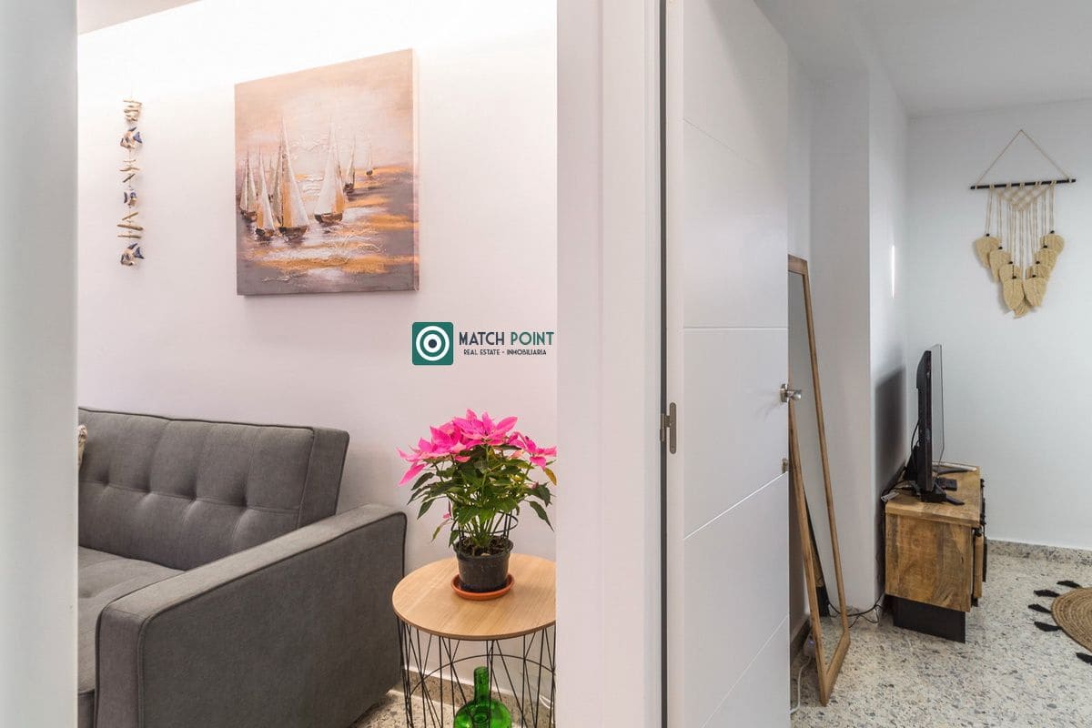 Appartement de 2 chambres à louer à Almunecar - 900 € (Ref: 9462805)