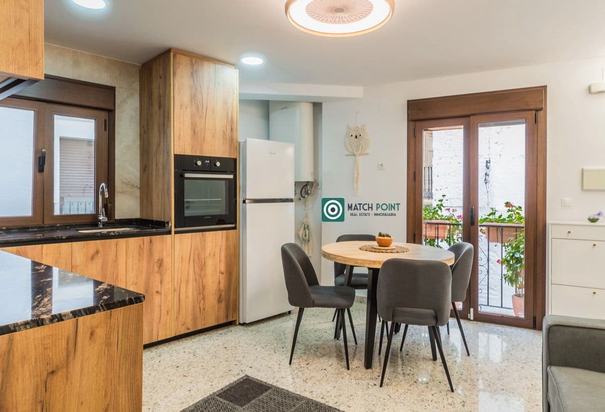 Appartement de 2 chambres à louer à Almunecar - 900 € (Ref: 9462805)