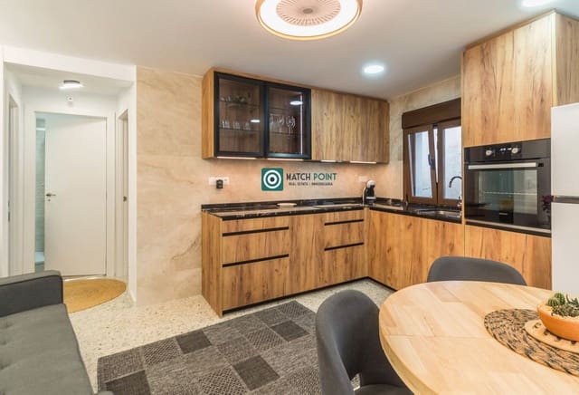 Appartement de 2 chambres à louer à Almuñécar - 900 € (Ref: 9462805)