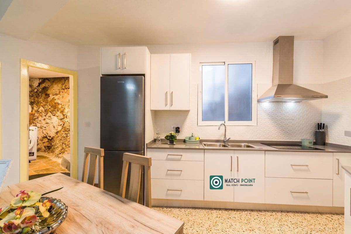 Piso de 3 habitaciones en Lentegí en alquiler - 550 € (Ref: 9497933)