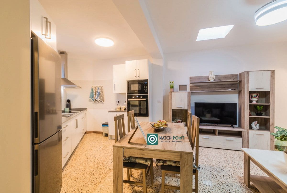 Piso de 3 habitaciones en Lentegí en alquiler - 550 € (Ref: 9497933)