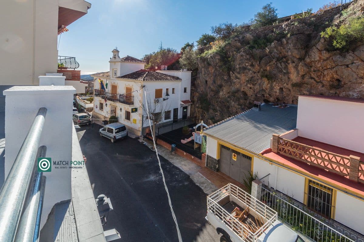 Piso de 3 habitaciones en Lentegí en alquiler - 550 € (Ref: 9497933)