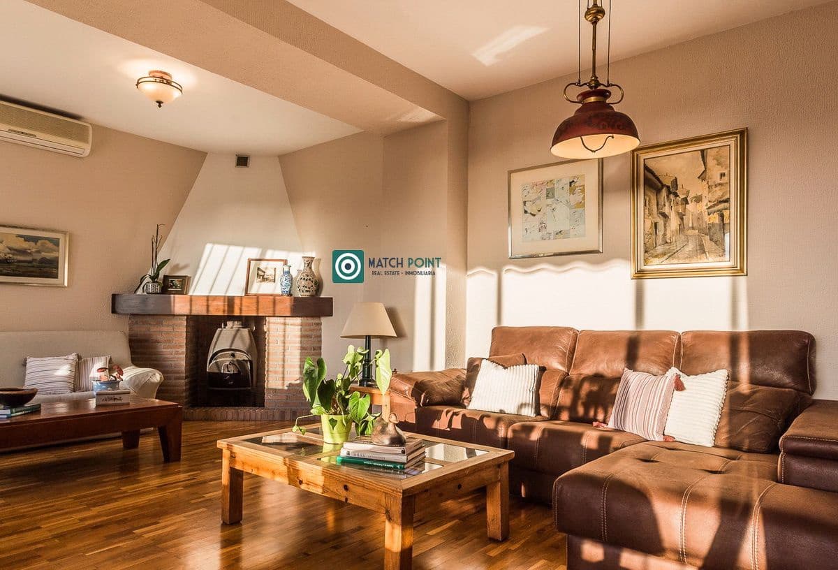 3 bedroom Villa for sale in Almunecar - € 420,000 (Ref: 9553029)