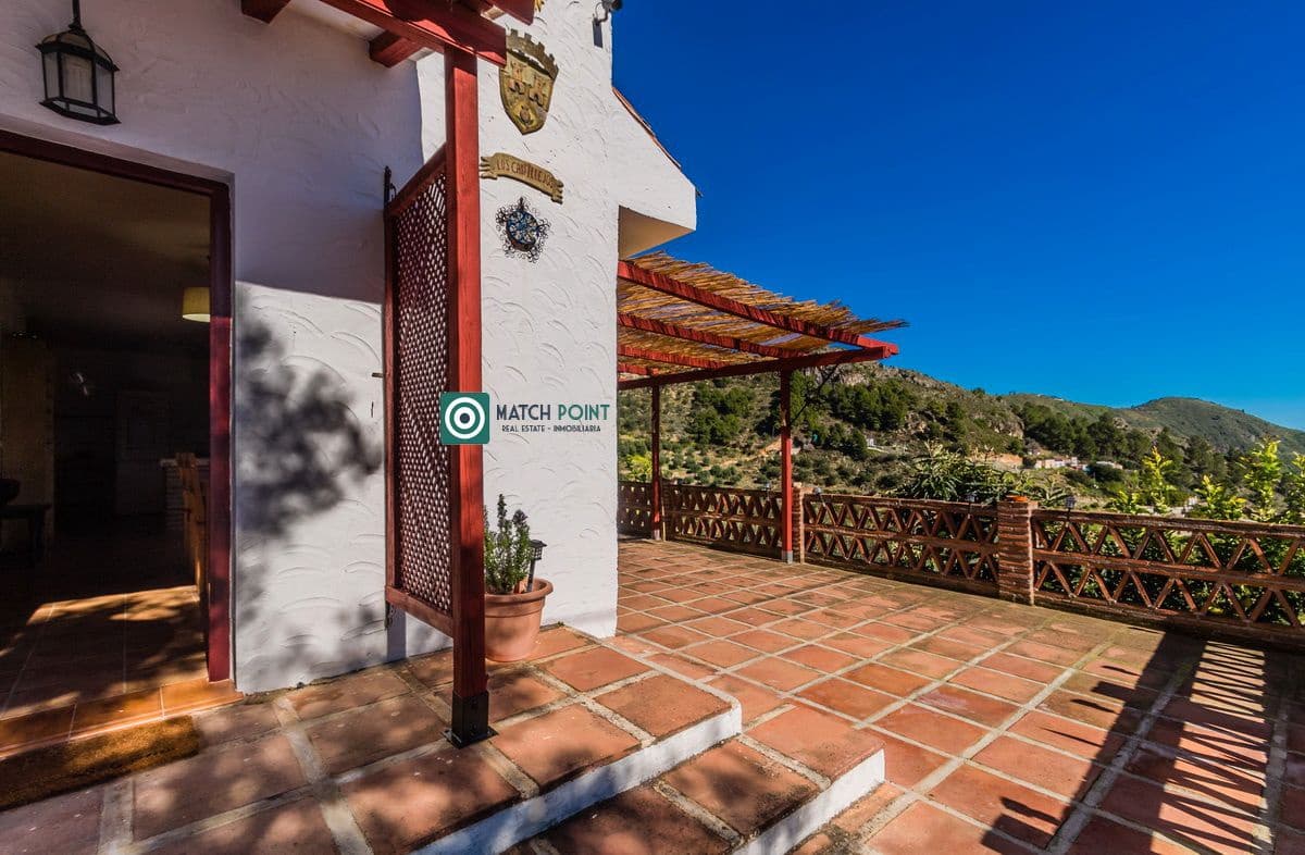 3 slaapkamer Finca/Landhuis te koop in Almunecar - € 215.000 (Ref: 9626098)