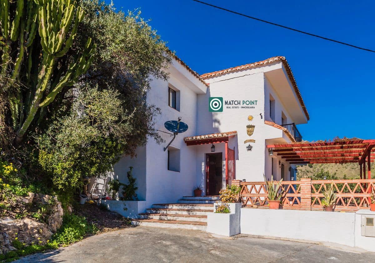 3 slaapkamer Finca/Landhuis te koop in Almunecar - € 215.000 (Ref: 9626098)