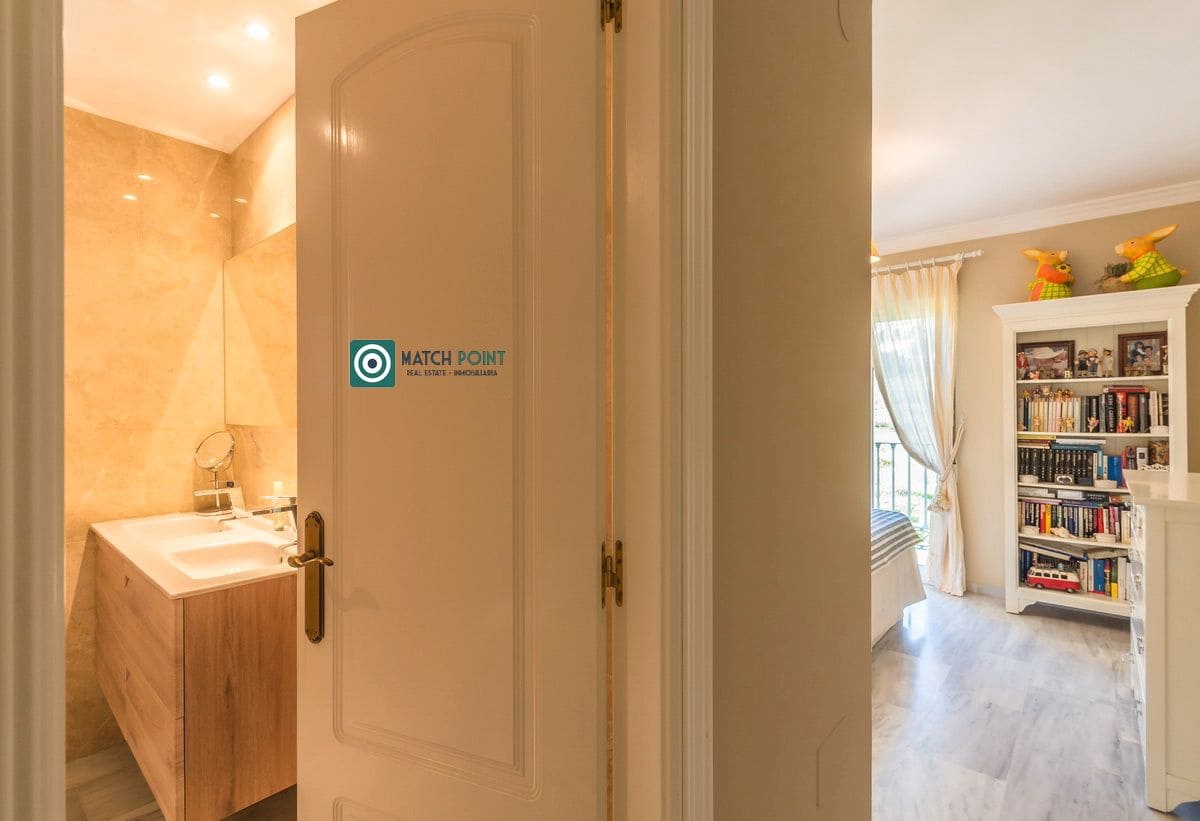 3 soverom Leilighet til leie i Nerja - € 1 800 (Ref: 9645976)