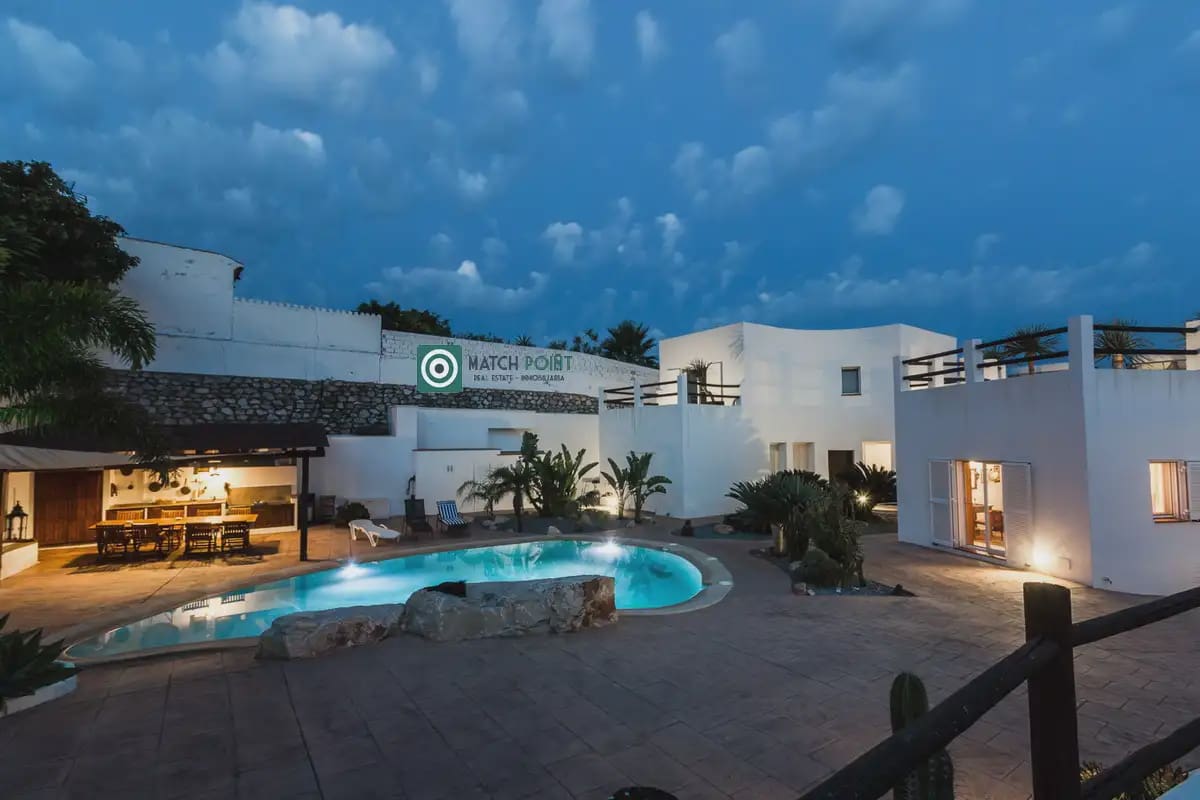 8 slaapkamer Villa te koop in Salobrena - € 1.450.000 (Ref: 9819209)