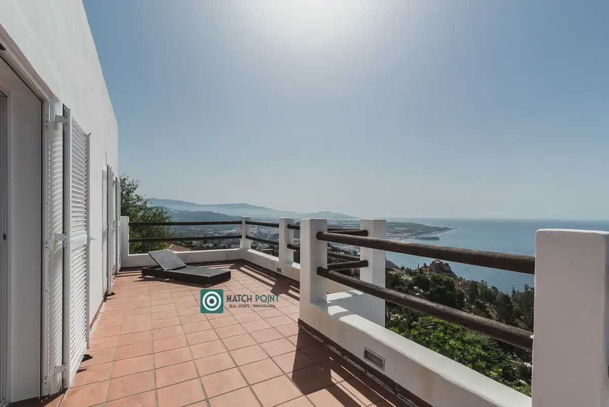 8 bedroom Villa for sale in Salobrena - € 1,450,000 (Ref: 9819209)