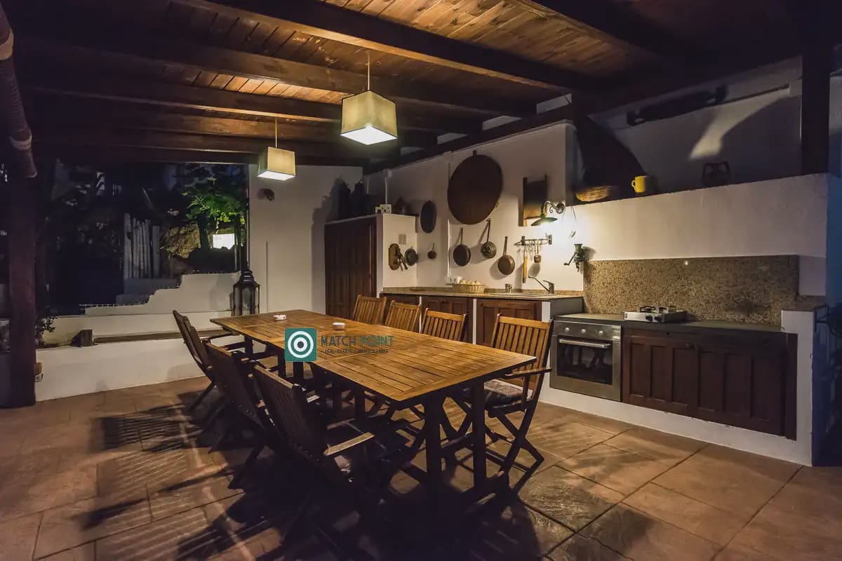 8 bedroom Villa for sale in Salobrena - € 1,450,000 (Ref: 9819209)