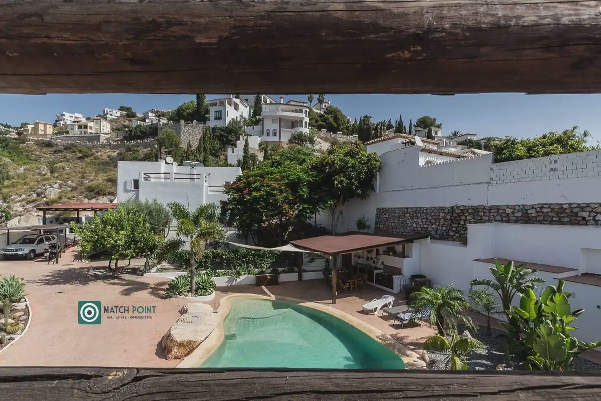 8 bedroom Villa for sale in Salobrena - € 1,450,000 (Ref: 9819209)
