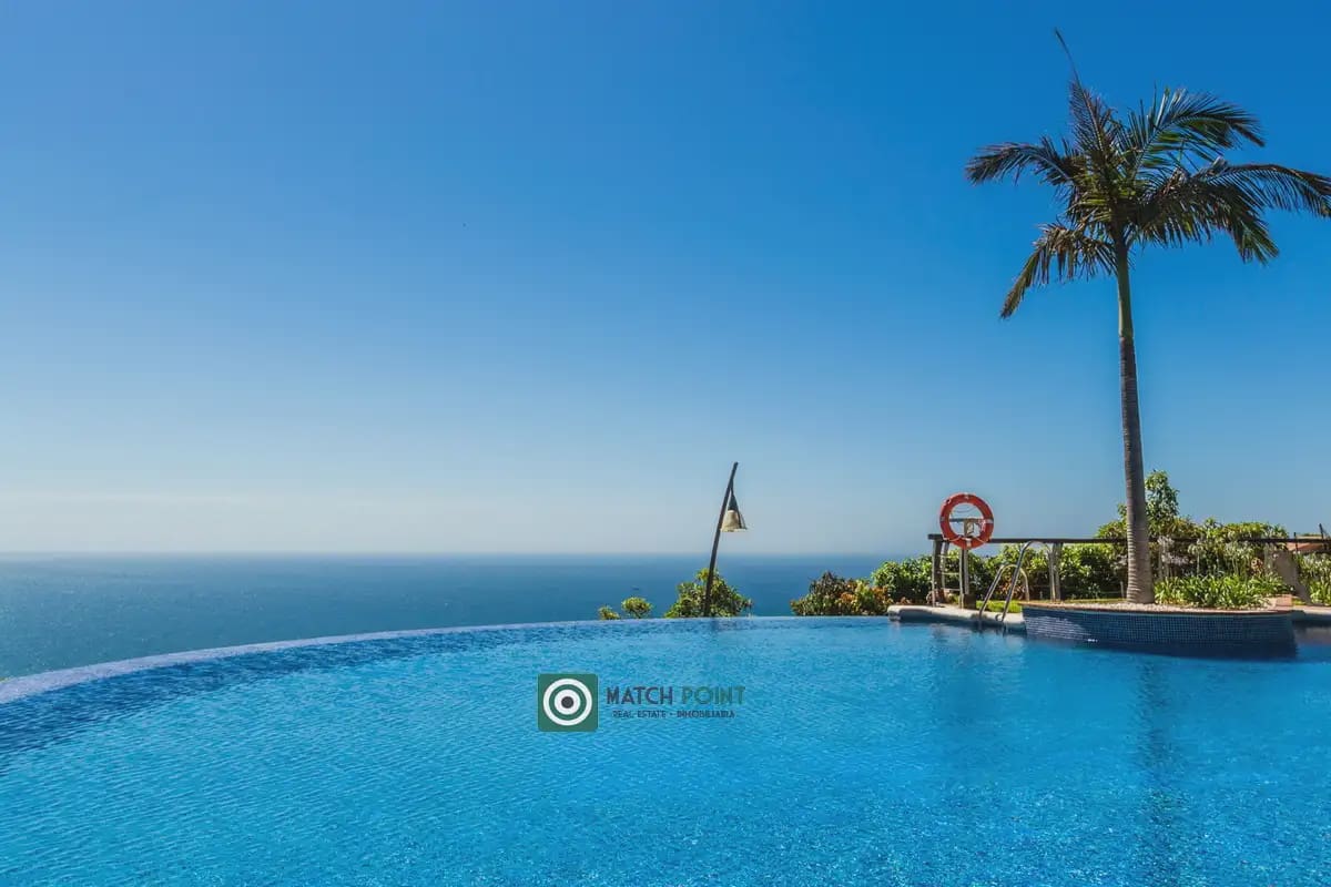 Apartamento de 2 habitaciones en Almuñécar en alquiler con piscina garaje - 700 € (Ref: 9827669)