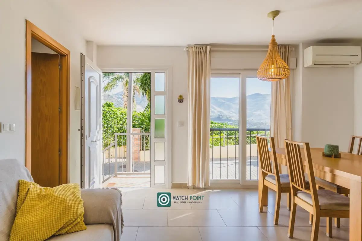 Apartamento de 2 habitaciones en Almuñécar en alquiler con piscina garaje - 700 € (Ref: 9827669)