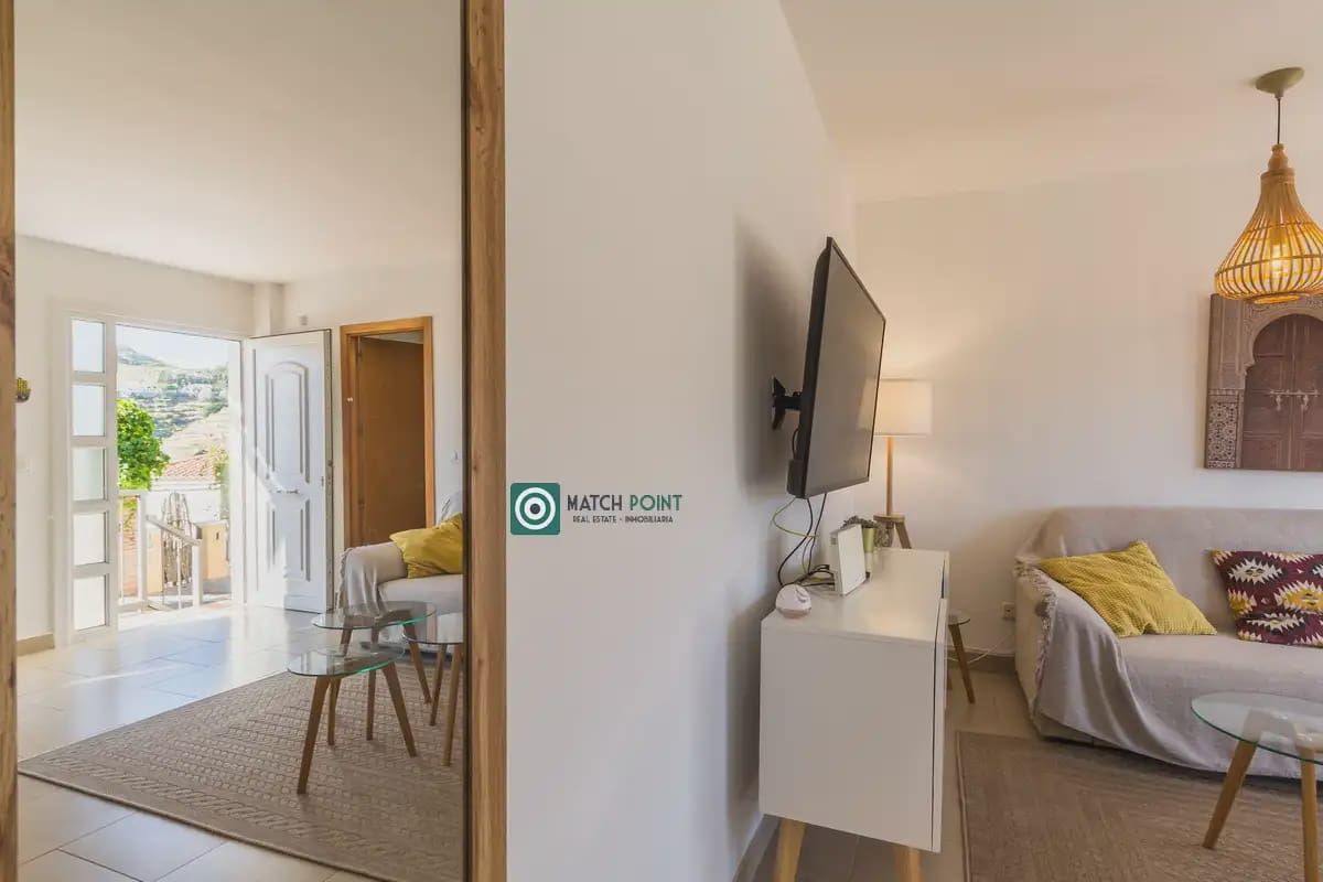 Apartamento de 2 habitaciones en Almuñécar en alquiler con piscina garaje - 700 € (Ref: 9827669)