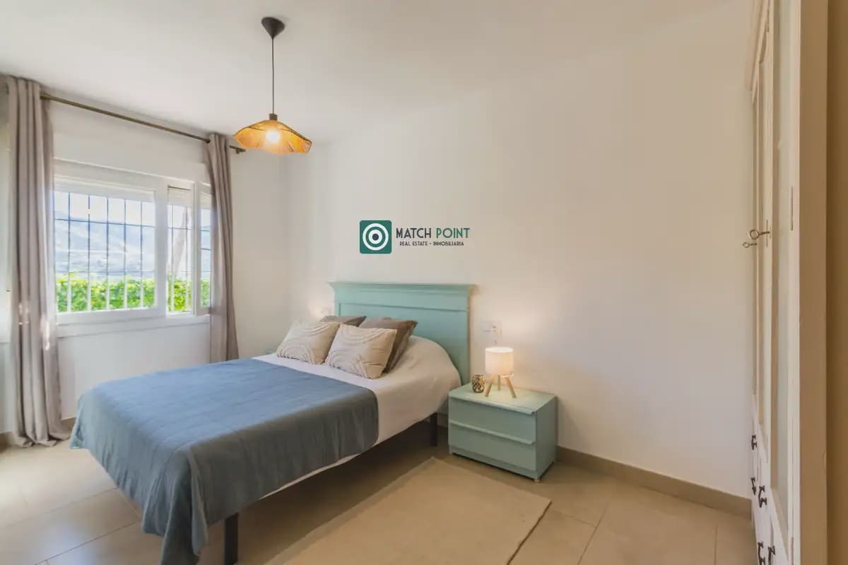Apartamento de 2 habitaciones en Almuñécar en alquiler con piscina garaje - 700 € (Ref: 9827669)