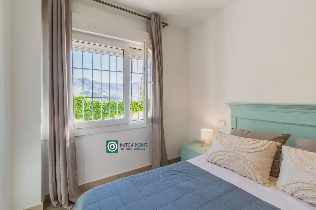 Apartamento de 2 habitaciones en Almuñécar en alquiler con piscina garaje - 700 € (Ref: 9827669)