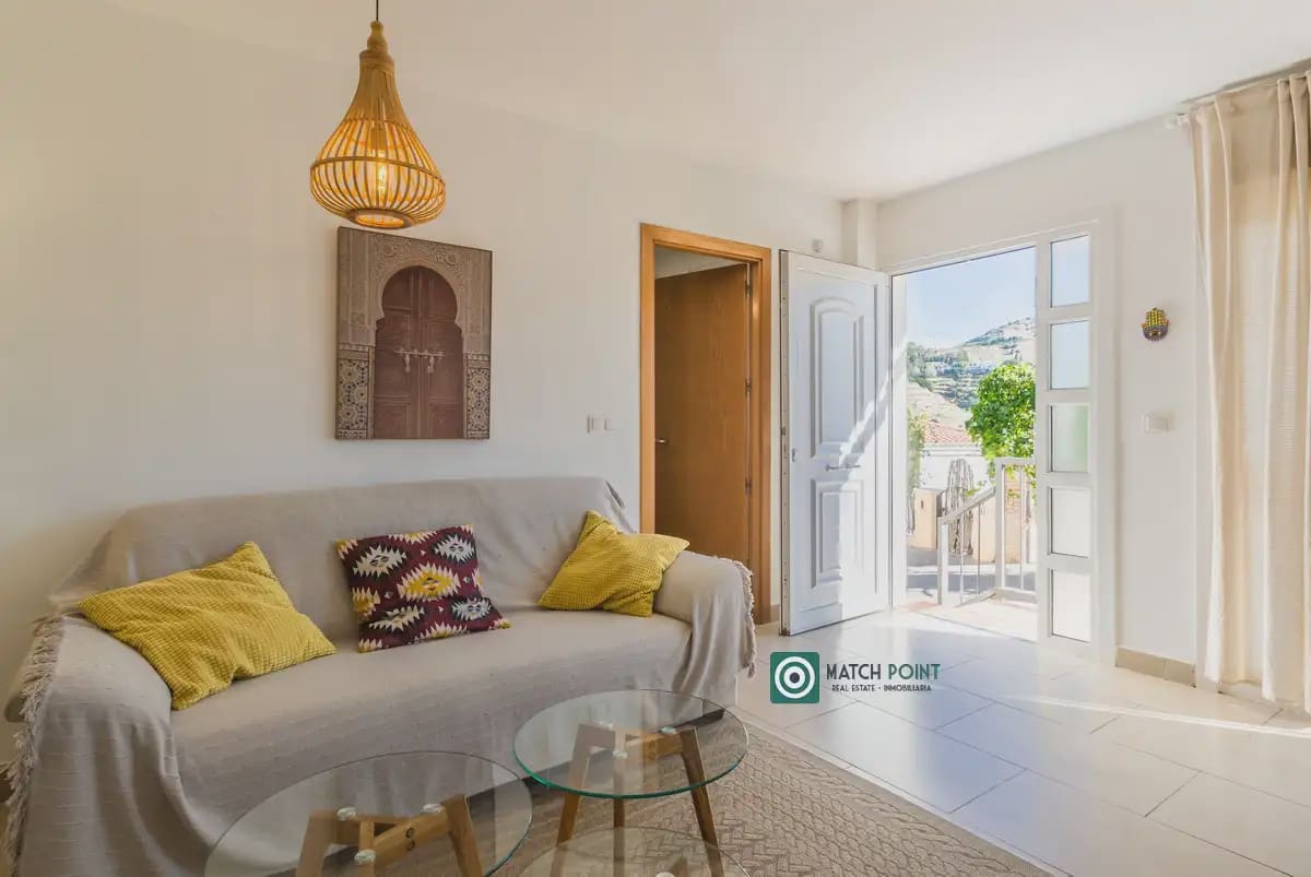 Apartamento de 2 habitaciones en Almuñécar en alquiler con piscina garaje - 700 € (Ref: 9827669)