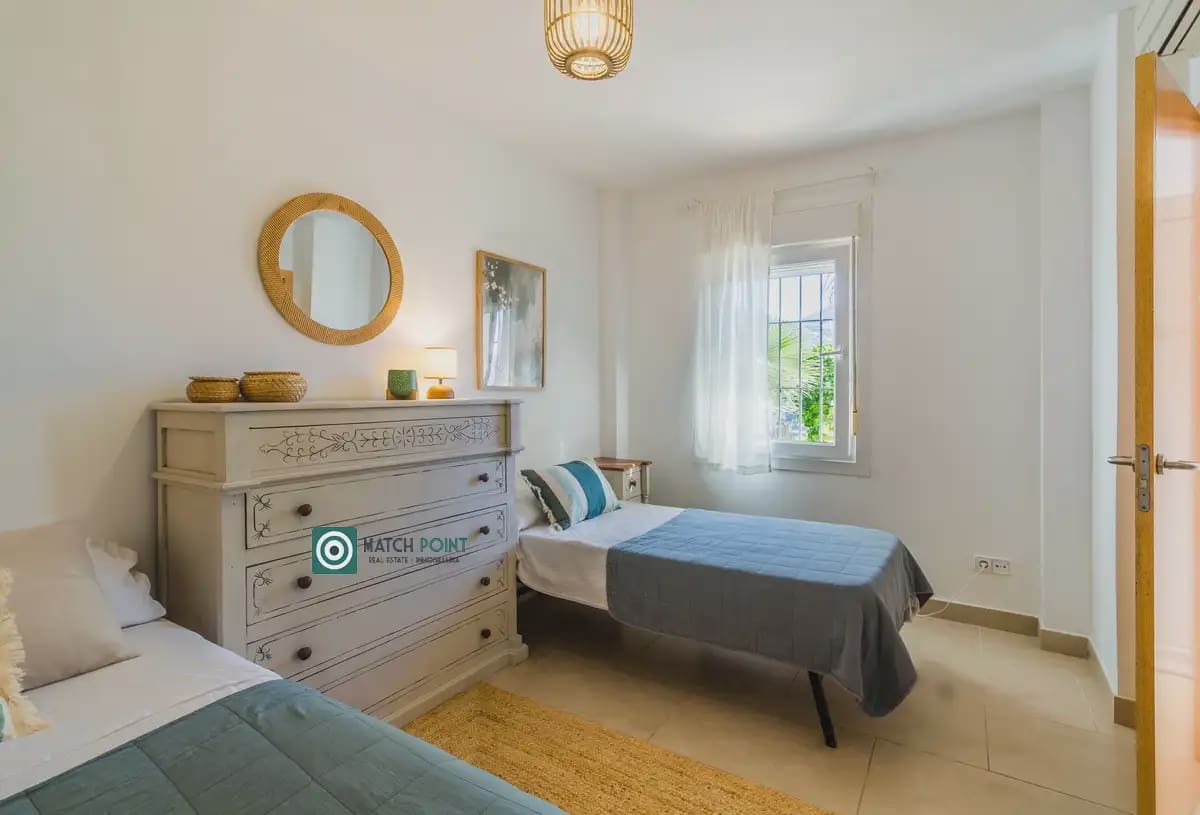 Apartamento de 2 habitaciones en Almuñécar en alquiler con piscina garaje - 700 € (Ref: 9827669)