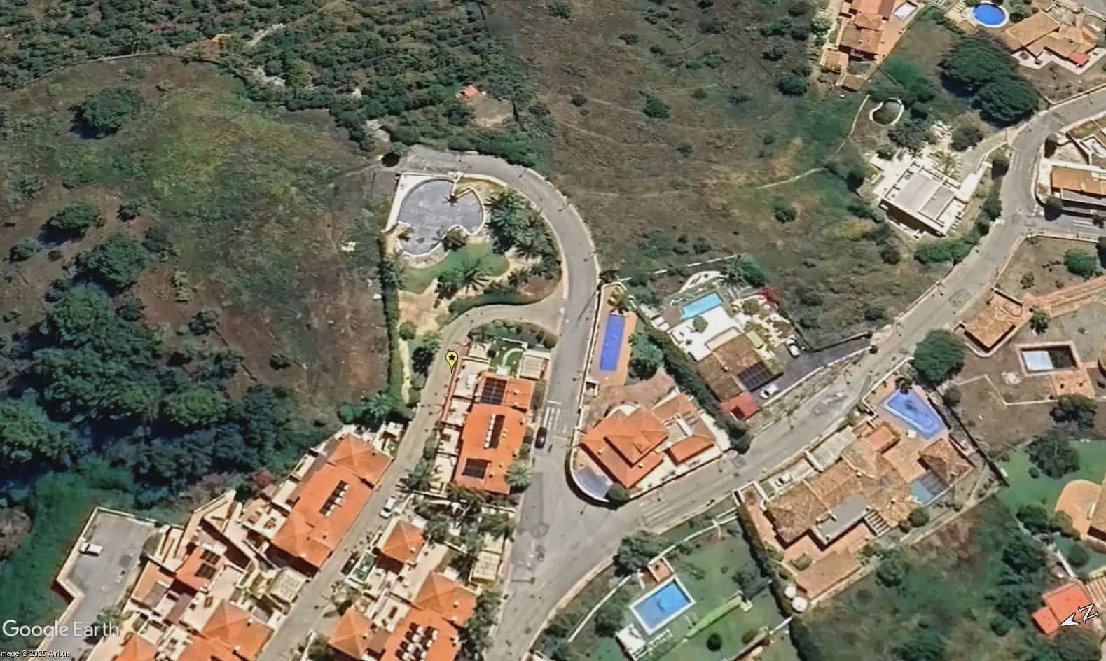 Apartamento de 2 habitaciones en Almuñécar en alquiler con piscina garaje - 700 € (Ref: 9827669)