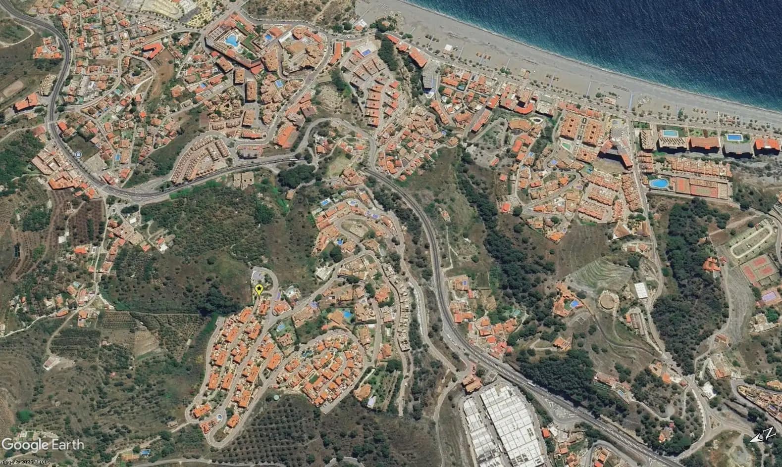 Apartamento de 2 habitaciones en Almuñécar en alquiler con piscina garaje - 700 € (Ref: 9827669)