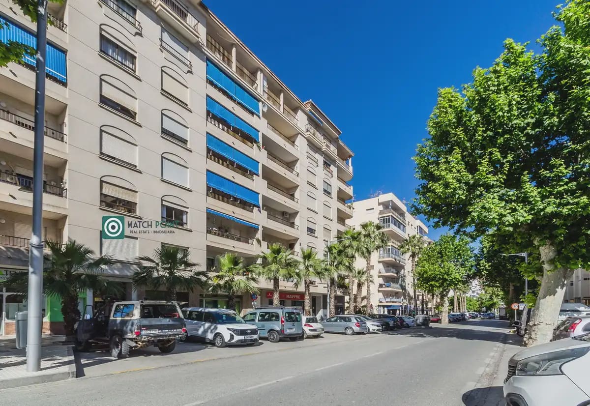 4 bedroom Flat for sale in Almunecar - € 299,000 (Ref: 9841556)
