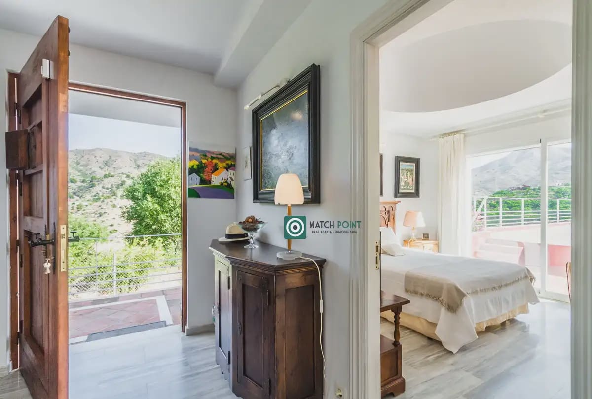 4 bedroom Villa for sale in Almunecar - € 1,350,000 (Ref: 9936844)