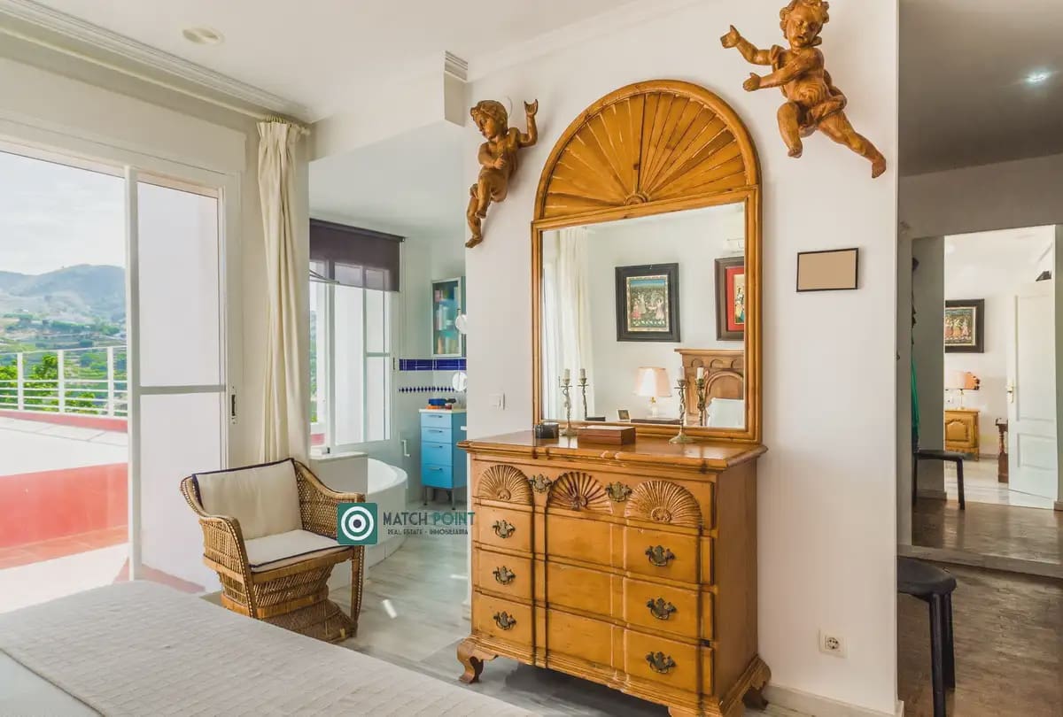 4 bedroom Villa for sale in Almunecar - € 1,350,000 (Ref: 9936844)