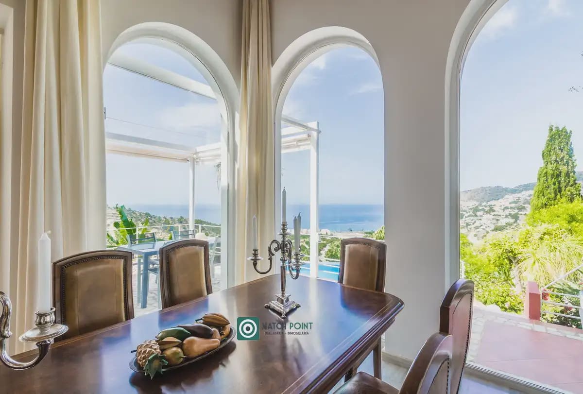 4 bedroom Villa for sale in Almunecar - € 1,350,000 (Ref: 9936844)