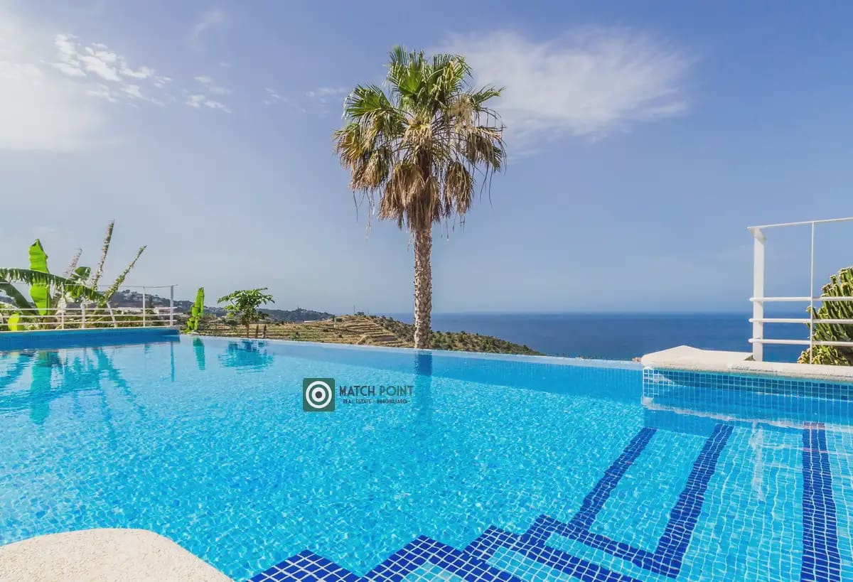 4 bedroom Villa for sale in Almunecar - € 1,350,000 (Ref: 9936844)