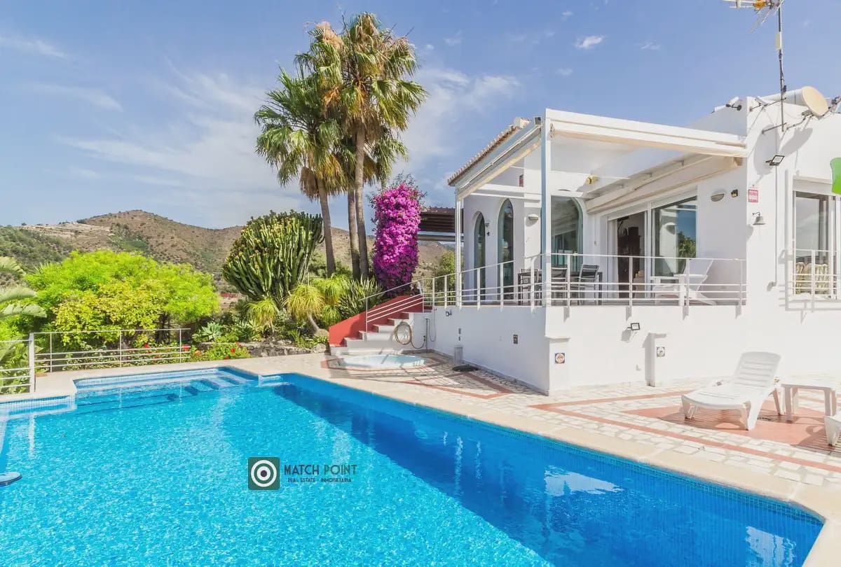 4 bedroom Villa for sale in Almunecar - € 1,350,000 (Ref: 9936844)