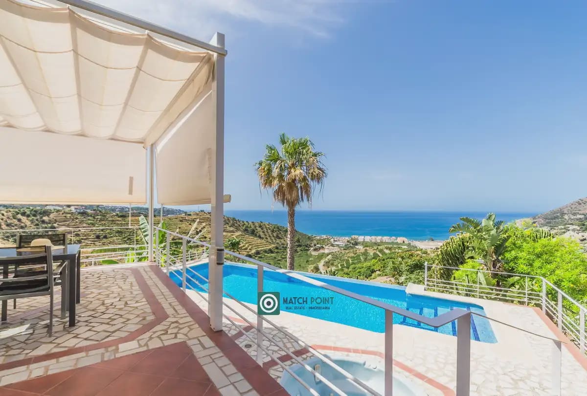4 bedroom Villa for sale in Almunecar - € 1,350,000 (Ref: 9936844)