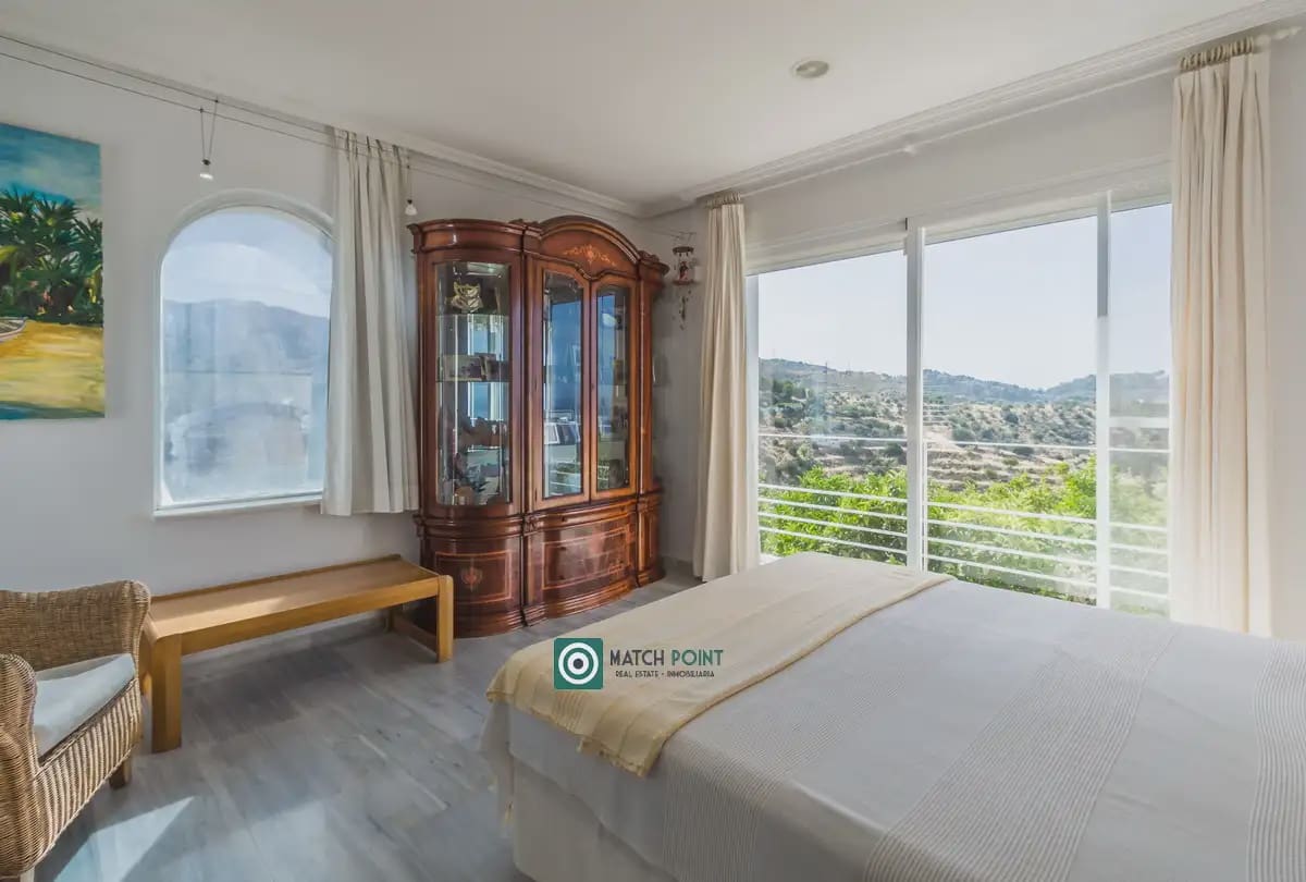 4 bedroom Villa for sale in Almunecar - € 1,350,000 (Ref: 9936844)